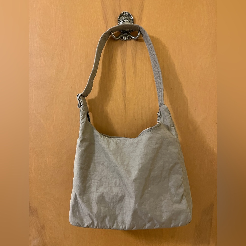 BAGGU nylon shoulder bag in dove